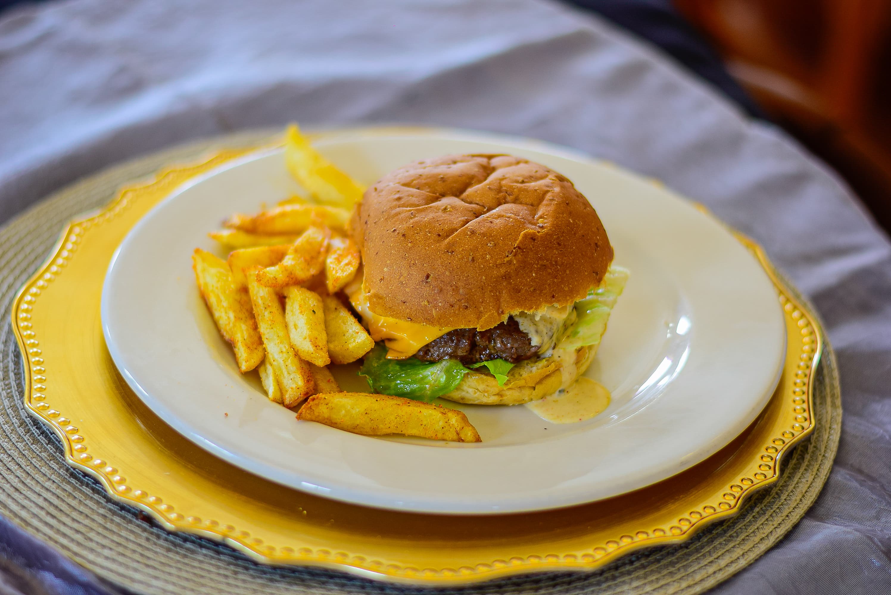 Classic Burger & Chips