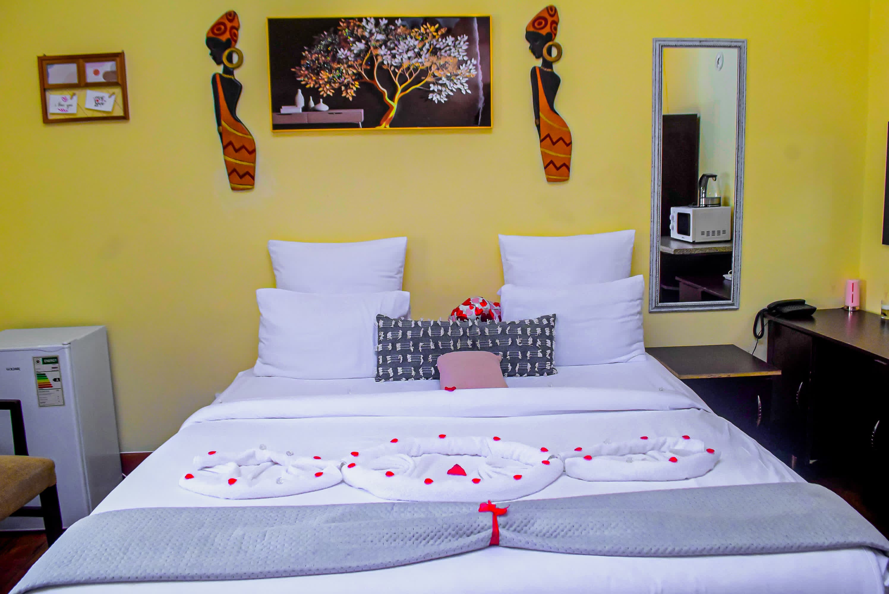 King Room Bathroom at Umzimkhulu Hotel